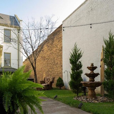 Magnolia Manor And Chapel Bed & Breakfast Humboldt Bagian luar foto