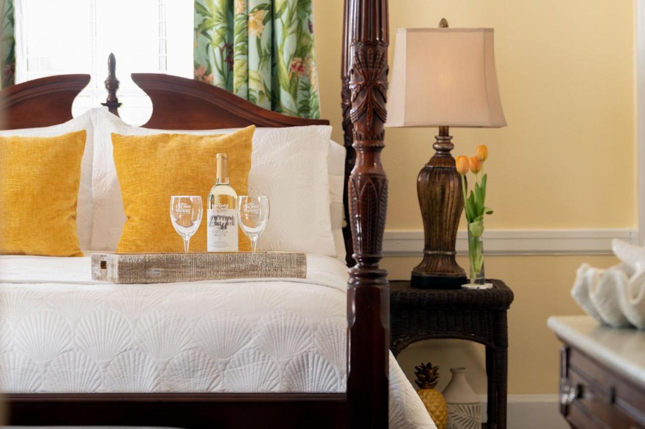 Magnolia Manor And Chapel Bed & Breakfast Humboldt Bagian luar foto