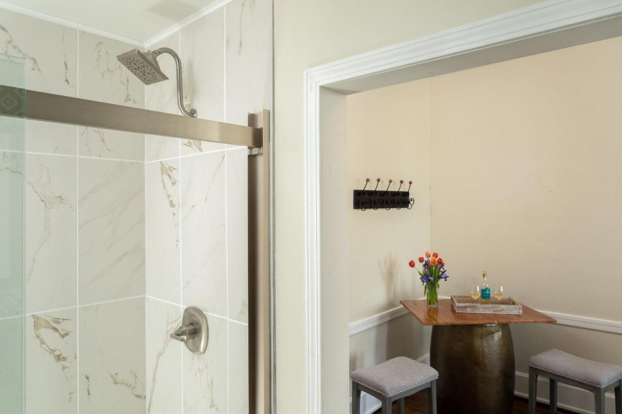 Magnolia Manor And Chapel Bed & Breakfast Humboldt Bagian luar foto
